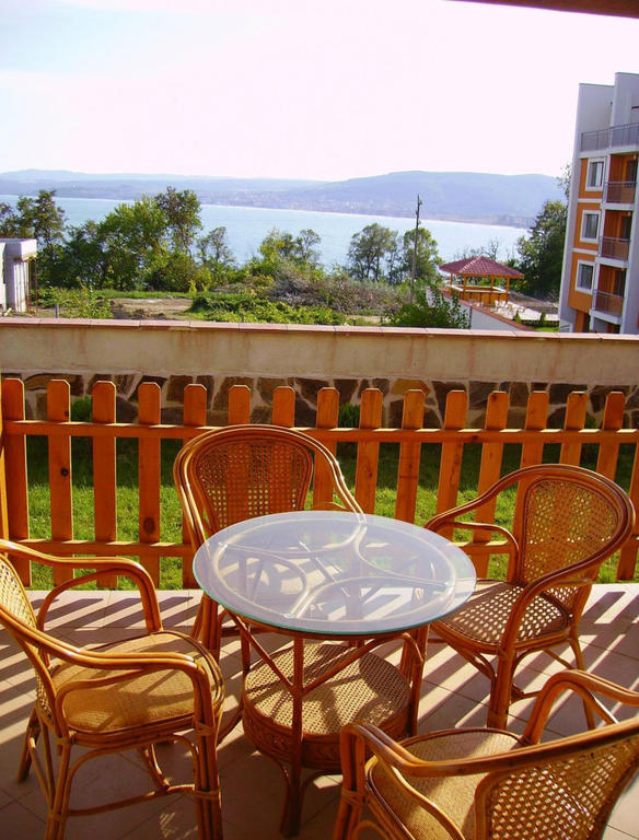 Vemara Club And - Free Parking And Free Access