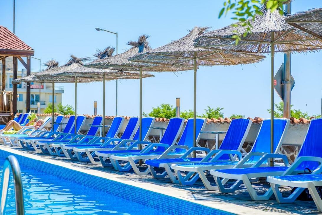 Vemara Club And - Free Parking And Free Access 3*